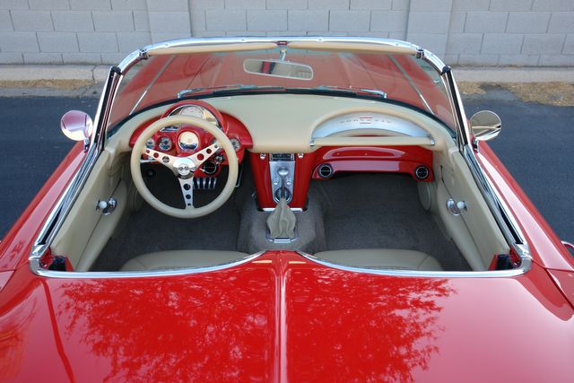 Unknown-Corvette-1962-Red-Tan-48