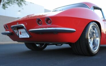 Unknown-Corvette-1962-Red-Tan-5