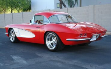 Unknown-Corvette-1962-Red-Tan-6