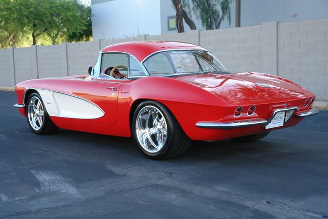 Unknown-Corvette-1962-Red-Tan-6