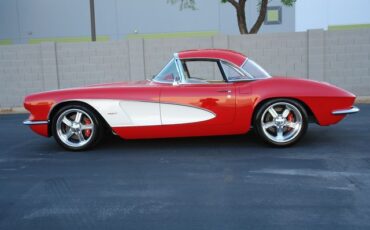 Unknown-Corvette-1962-Red-Tan-7