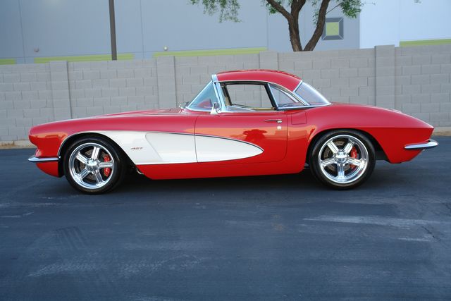 Unknown-Corvette-1962-Red-Tan-7