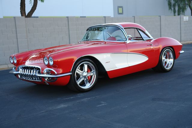 Unknown-Corvette-1962-Red-Tan-8