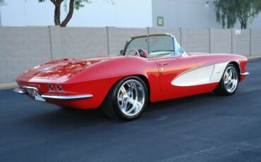 Unknown-Corvette-1962-Red-Tan-9