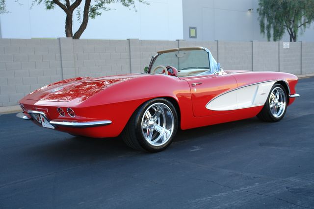 Unknown-Corvette-1962-Red-Tan-9