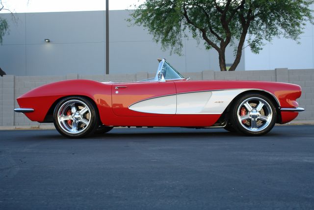 Unknown-Corvette-1962-Red-Tan