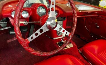 Unknown-Corvette-1962-Silver-Red-4