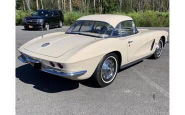 Unknown-Corvette-1962-Tan-Tan-1