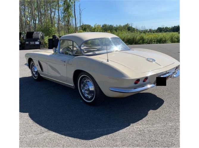 Unknown-Corvette-1962-Tan-Tan-2