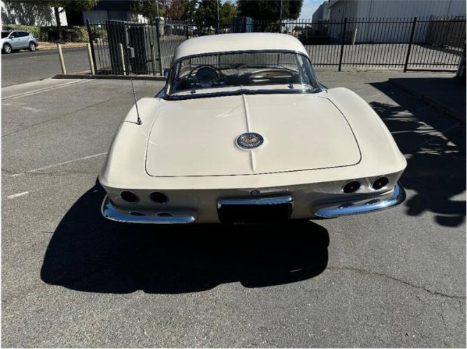 Unknown-Corvette-1962-Tan-Tan-3