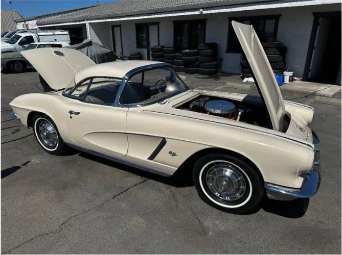 Unknown-Corvette-1962-Tan-Tan-4