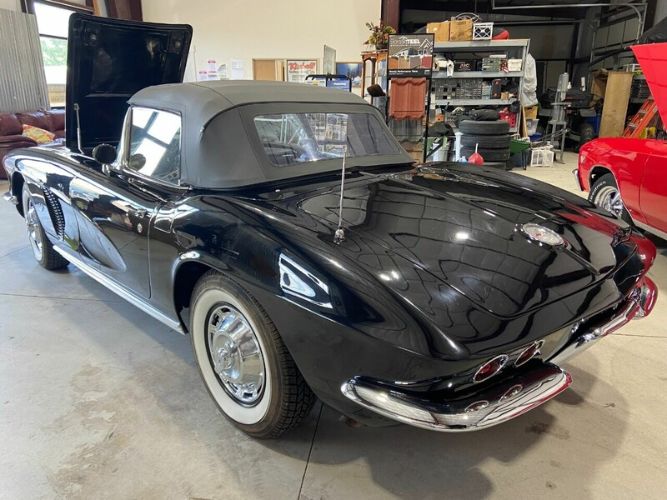 Unknown-Corvette-1962-Triple-Black-Black-1