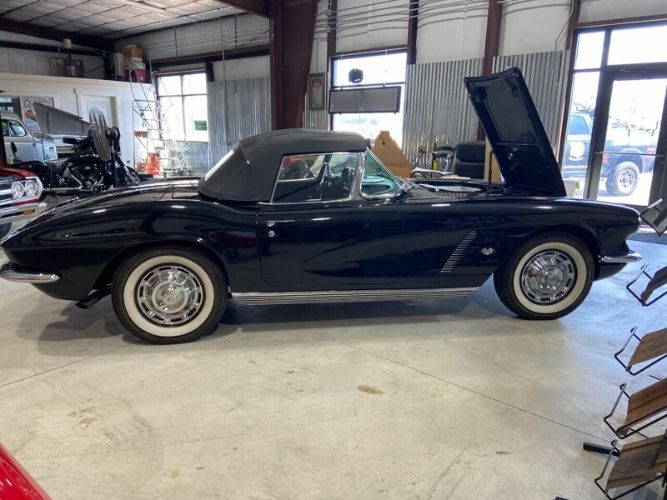 Unknown-Corvette-1962-Triple-Black-Black-10