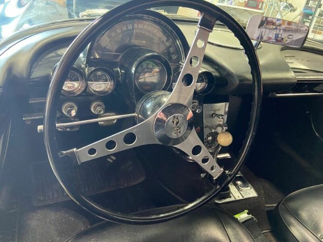 Unknown-Corvette-1962-Triple-Black-Black-12
