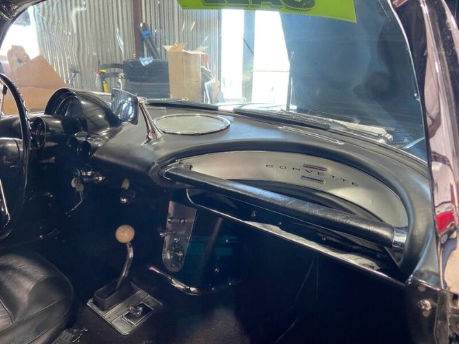 Unknown-Corvette-1962-Triple-Black-Black-14