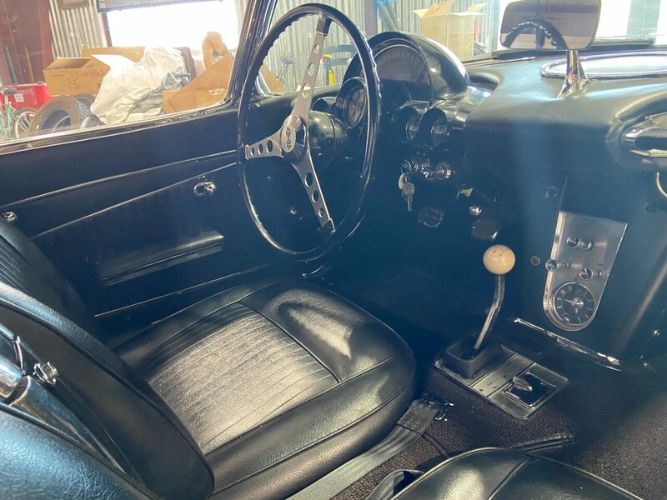Unknown-Corvette-1962-Triple-Black-Black-16