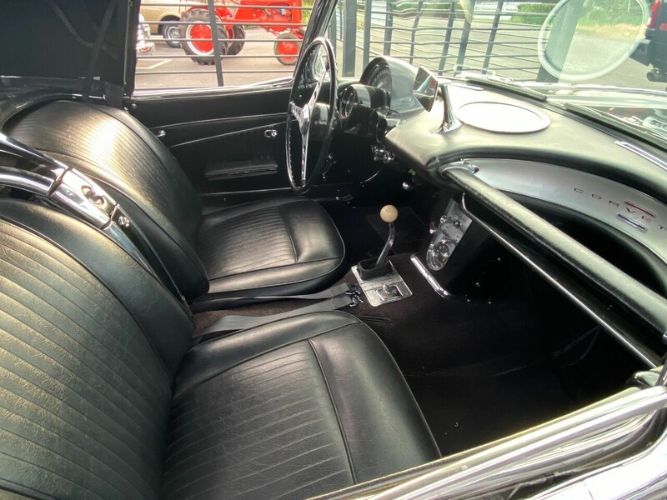 Unknown-Corvette-1962-Triple-Black-Black-17