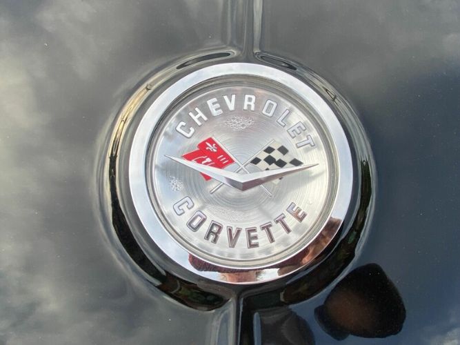 Unknown-Corvette-1962-Triple-Black-Black-22
