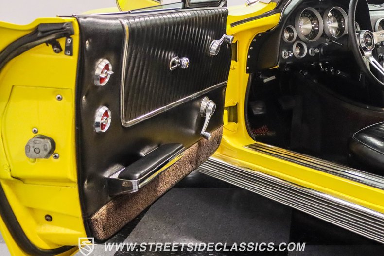 Unknown-Corvette-1963-Chrome-Yellow-Black-37