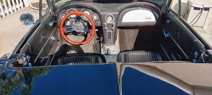 Unknown-Corvette-1963-Tuxedo-black-4