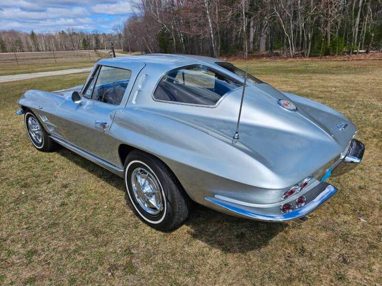 Unknown-Corvette-1963-silver-black-36