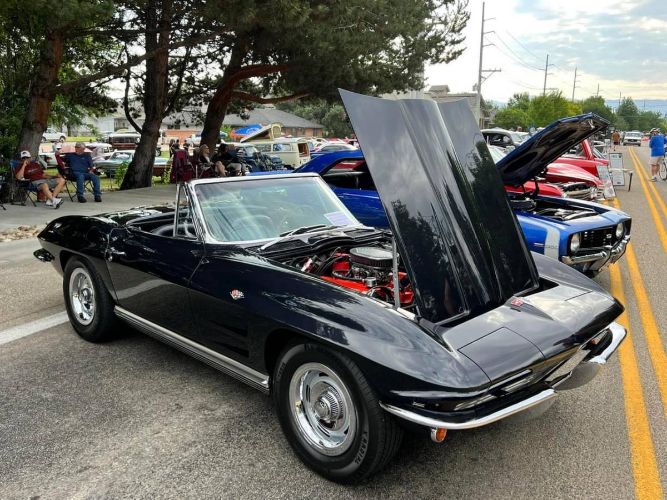 Unknown-Corvette-1964-Blue-22