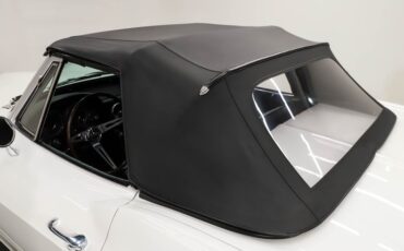Unknown-Corvette-1964-Ermine-White-Black-Leather-1