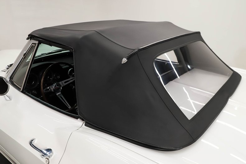 Unknown-Corvette-1964-Ermine-White-Black-Leather-1