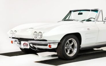 Unknown-Corvette-1964-Ermine-White-Black-Leather-14