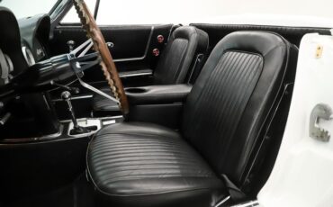 Unknown-Corvette-1964-Ermine-White-Black-Leather-15