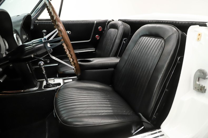 Unknown-Corvette-1964-Ermine-White-Black-Leather-15