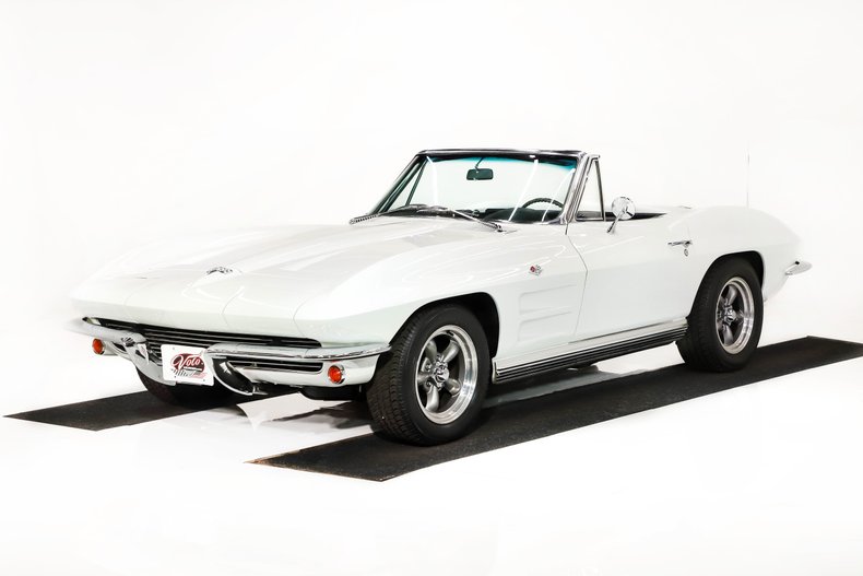 Unknown-Corvette-1964-Ermine-White-Black-Leather-23