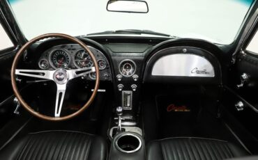 Unknown-Corvette-1964-Ermine-White-Black-Leather-24