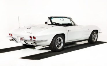 Unknown-Corvette-1964-Ermine-White-Black-Leather-30