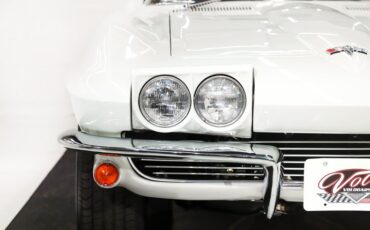 Unknown-Corvette-1964-Ermine-White-Black-Leather-32