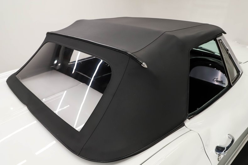Unknown-Corvette-1964-Ermine-White-Black-Leather-35
