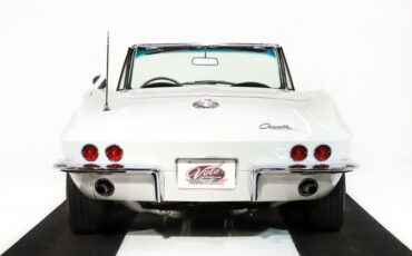 Unknown-Corvette-1964-Ermine-White-Black-Leather-43