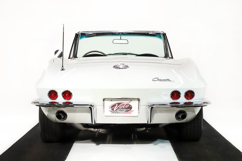 Unknown-Corvette-1964-Ermine-White-Black-Leather-43