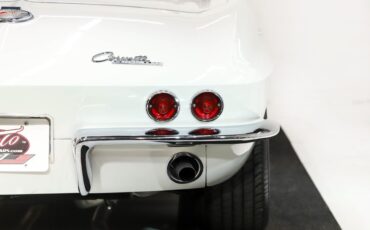 Unknown-Corvette-1964-Ermine-White-Black-Leather-44