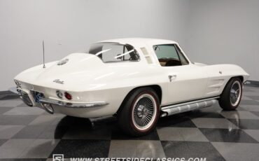 Unknown-Corvette-1964-Ermine-White-Saddle-10