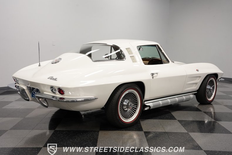 Unknown-Corvette-1964-Ermine-White-Saddle-10