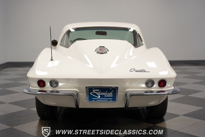 Unknown-Corvette-1964-Ermine-White-Saddle-12