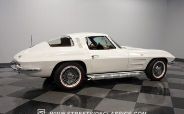 Unknown-Corvette-1964-Ermine-White-Saddle-14