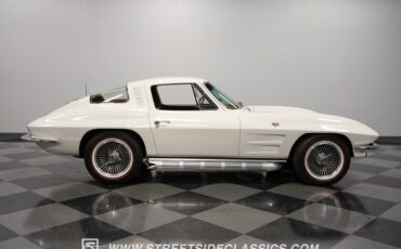 Unknown-Corvette-1964-Ermine-White-Saddle-15
