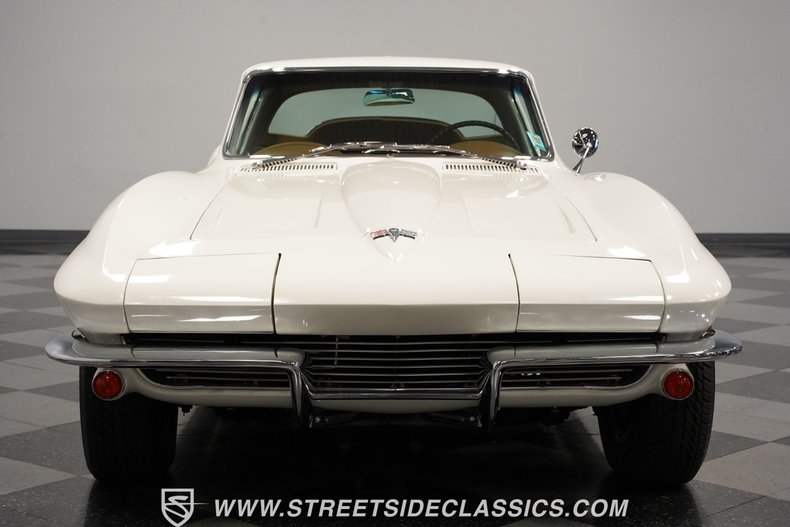 Unknown-Corvette-1964-Ermine-White-Saddle-18
