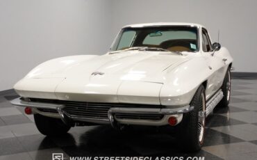 Unknown-Corvette-1964-Ermine-White-Saddle-19