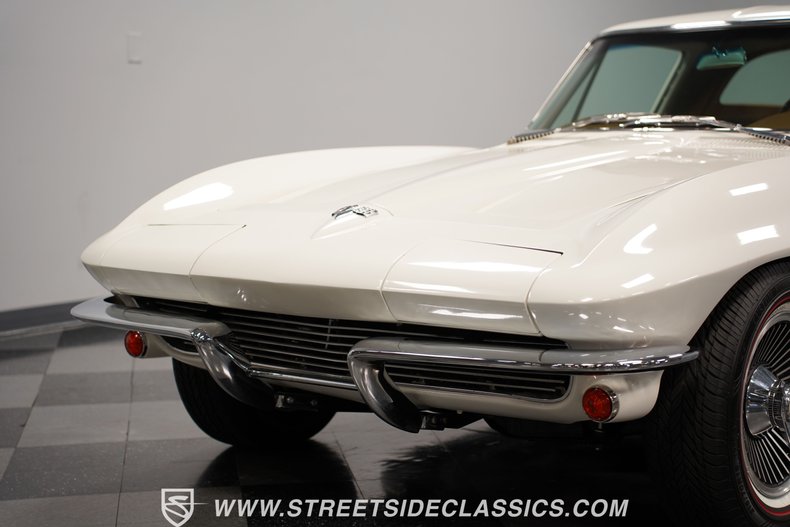 Unknown-Corvette-1964-Ermine-White-Saddle-20