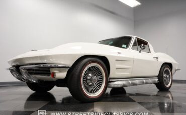Unknown-Corvette-1964-Ermine-White-Saddle-22