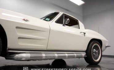 Unknown-Corvette-1964-Ermine-White-Saddle-23