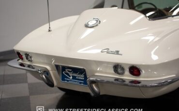 Unknown-Corvette-1964-Ermine-White-Saddle-24